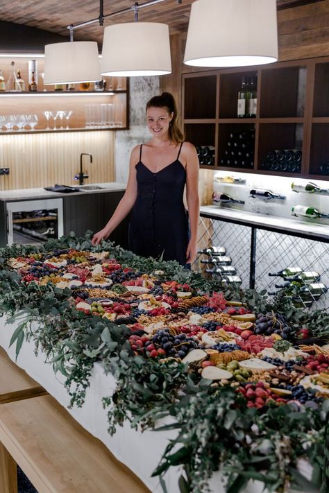 Love the use of greenery on this grazing table Food Display Table, Grazing Table, Wedding Countdown, Party Platters, Grazing Tables, Food Table, Cheese Platters, Party Food Appetizers, Food Platters