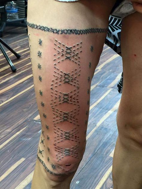 Samoan Malu, Cake Pattern, Samoan Tattoo, Arm Tattoos, Ancient Jewelry, Dressy Outfits, Samoa, Writing Activities, Arm Tattoo