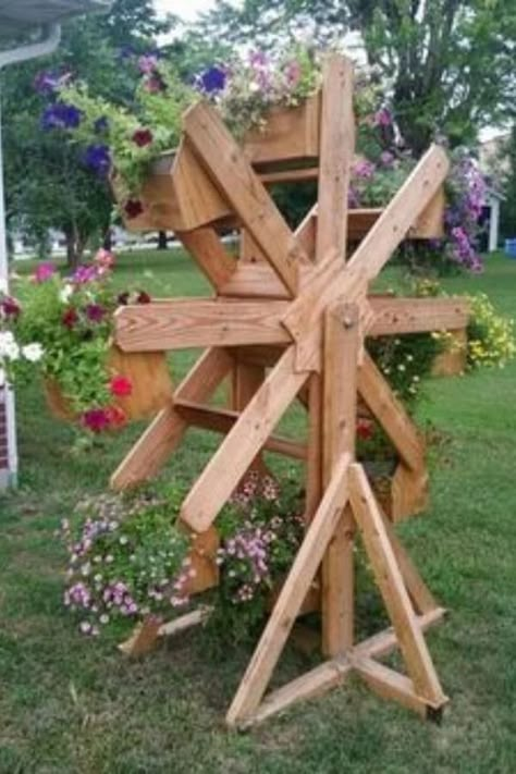 Diy Wooden Planters, نباتات منزلية, Diy Planter Box, Wooden Planter Boxes, French Country Garden, Pallet Garden, Wood Planters, Planter Ideas, Wooden Planters