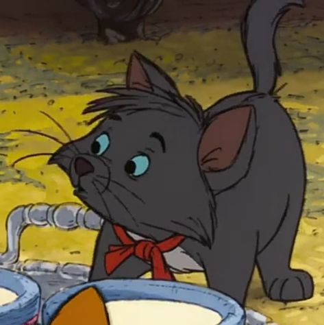 The Aristocats Berlioz, Disney Cats Characters, Berlioz Aristocats, Disney Cat Characters, Cartoon Pfp, Disney Cats, Disney Animals, Alley Cat, Cat Character