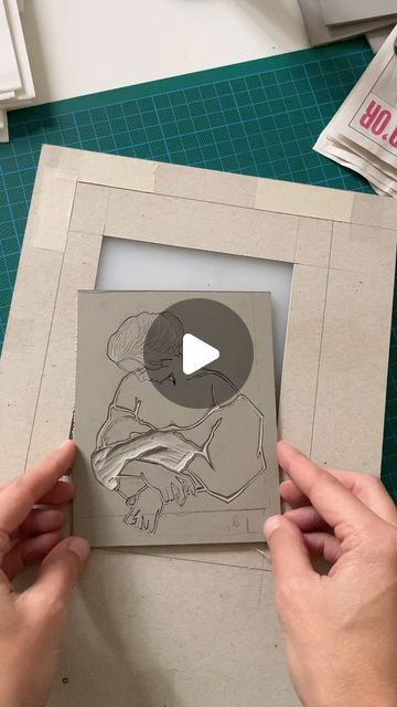 Lucie Spartacus linogravures on Instagram: "L’embossage du « Cocon ». Je remets les instructions que j’avais notées sous une autre vidéo pour que vous puissiez essayer chez vous ! J’utilise du lino traditionnel, ma presse xpress xcut, et du papier @fabriano1264 rosaspina 285g. Je le laisse tremper environ 20 secondes (c’est parfaitement arbitraire, j’ai testé aucun autre temps). J’adore embosser, ça va vite, pas de plaque à encrer, rien à nettoyer. . . . Embossing of « le cocon ». I’m using traditional lino, my xpress xcut press, and @fabriano1264 rosaspina 285g paper. I leave it to soak for about 20 seconds (this is perfectly arbitrary, I haven’t tested any other time). I love embossing, it goes quickly, there’s no plate to ink and nothing to clean up. . . . #linoleum #linogravure #lino Linoleum Print Ideas, Lino Print Ideas, Lithography Art, Linoleum Print, Lithography, Lino Print, Linoleum, Linocut, Clean Up