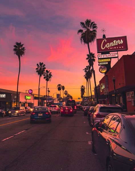 Los Angeles Wallpaper, Los Angeles Aesthetic, Pause Button, Most Paused Movie Scenes, The Pause, Los Angeles Travel, New Retro Wave, California Sunset, New York Photos