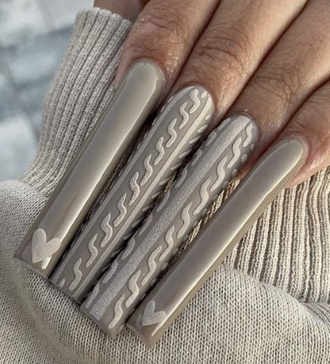 Sweater Nails Thanksgiving, Ombre Sweater Nails, Grey Sweater Nails, Nude Sweater Nails, Sweater Nails Designs, Grey Christmas Nails, Nails Thanksgiving, Ombre Sweater, Grey Christmas