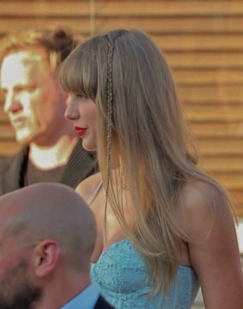 Taylor Swift, Swift, A Woman, Hair, Blue, Beauty