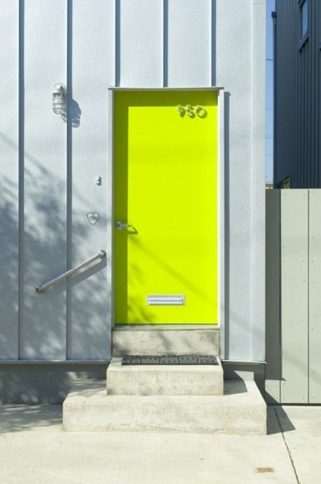 everythingsuchas reblogged sikfaps: Yellow Door, Yellow Doors, Street House, Beautiful Doors, Door Color, Neon Color, Mellow Yellow, 인테리어 디자인, Neon Yellow