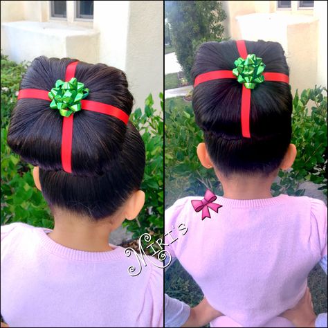 Christmas present hair style for little girls Whoville Hair, Crazy Hair For Kids, Hair Styles For Girls, Carnaval Costume, Make Up Inspiration, Wacky Hair Days, Wacky Hair, Crazy Hair Day At School, Christmas Hairstyles