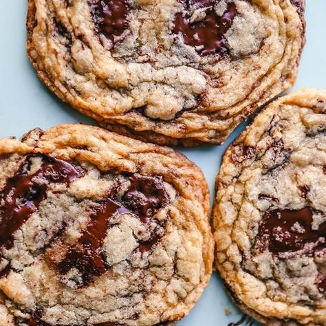 Melissa Stadler (@modern_honey) • Instagram photos and videos Tollhouse Cookie Recipe, Southern Caramel Cake, Modern Honey, Crispy Chocolate Chip Cookies, Pan Cookies, Levain Bakery, Best Pans, Recipes Cookies, No Bake Bars