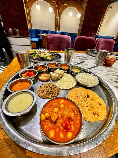 Rajkot Snap, Gujarati Aesthetic, Thali Ideas, Gujarati Thali, Calm Wallpaper, Rajasthani Food, Exam Time, Gujarati Food, Food Mood