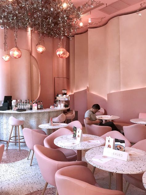 Pink Wonderland, Pink Cafe, Decoration Vitrine, Dream Cafe, Kitchen Glass, Design Blogs, Cafe Ideas, Coffee Shop Design, Beautiful Interior Design