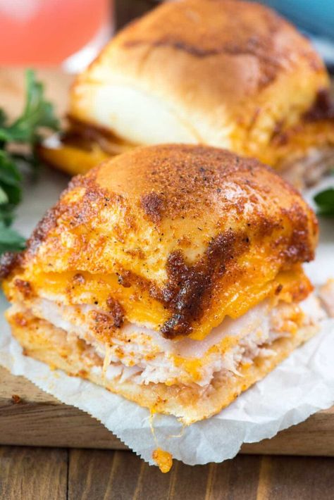 BBQ Turkey Cheddar Sliders - Crazy for Crust Easy Sliders, Barbecue Turkey, Sliders Recipes Turkey, Easy Slider Recipes, Bbq Chips, Turkey Sliders, Bbq Turkey, Slider Sandwiches, Crazy For Crust