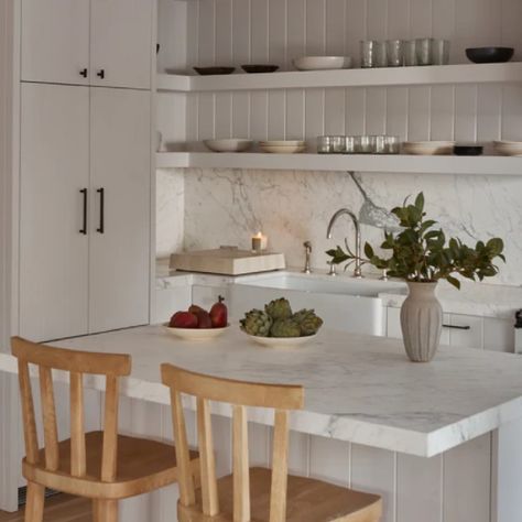 Jenni Kayne Home kitchen. #californialuxe #neutralinteriors Jenni Kayne Home, Spa Interior, Jenni Kayne, Hello Lovely, Luxe Interiors, Selling Furniture, Shop Interiors, Furniture Styles, Counter Stool