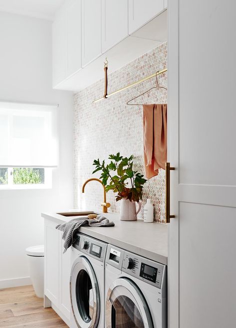 White Laundry Room, Laundy Room, Scandi Interiors, White Laundry, Laundry Design, Scandi Home, Laundry Room Inspiration, Small Laundry, 아파트 인테리어