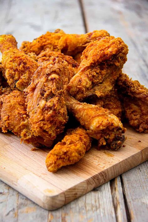 Frying Chicken, Fluffy Dinner Rolls, Making Fried Chicken, Fried Chicken Recipe, Buttermilk Fried Chicken, Crispy Fried Chicken, Honey Mustard Sauce, Chicken Wing Recipes, Wing Recipes