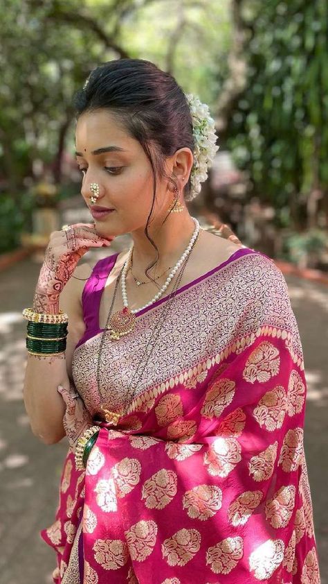 Hruta Durgule Hd Photos Instagram New, Hruta Durgule, Maharashtrian Saree, Saree Looks, Famous Indian Actors, Indian Outfits Lehenga, Fashionable Saree Blouse Designs, Bridal Dress Design, Saree Trends