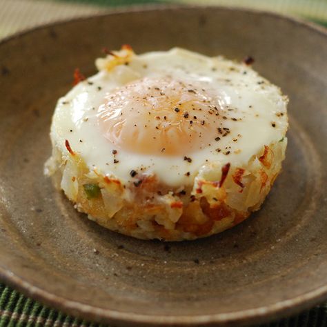 Baked Eggs Napoleon Egg Muffins, What's For Breakfast, Baked Eggs, Breakfast Brunch Recipes, Breakfast Time, Omelet, Deviled Eggs, An Egg, Breakfast Dishes