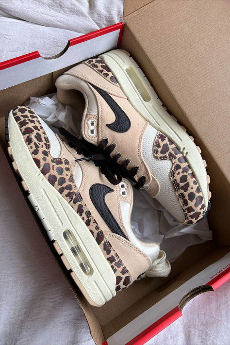 Check out these gorgeous Nike Air Max 1 Leopard Print shoes! Leopard print is totally back in style. With these shoes, you'll complete your outfit perfectly! Leopard Print Shoes, Nike Air Max 1, Comfy Shoes, Your Outfit, Air Max 1, Shoe Game, Sneakers Fashion, In Style, Luxury Bags