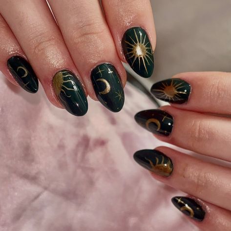 Little celestial fall moment 🌞🌛✨ . Book in BlO✨ . . . . #nails #nailartist #nailart #naildesigns #nailinspo #smallbusiness #smallartist #beginnernailtech #tallynailtech #tallahassee #fsu #famu #tsc #acrylicnails #fall #fallnails #celestial #tarot #goldnails #royal Jewel Tone Nail Art, Simple Celestial Nails, Tarot Nail Art, Lunula Nails, Astrology Nail Art, Sun And Moon Nails, Tarot Nails, Mystical Nails, Celestial Nail Art