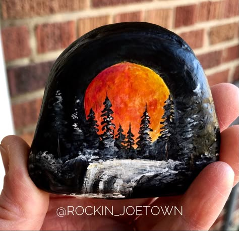 The back of this rock was so uneven and irregular that I fear the quote is hard to decipher. It reads, “even the moon, master of the sea,illuminator of the night, has craters.”... #paintedrocks #paintedpebbles #rockpainting #paintedrocksofinstagram #kindnessrocksproject #stjosephmissouri #stjosephmorocks #kindnessrocksstj #rockart #paintedpebbles #nooneisperfect #stonepainting Rock Flowers, Diy Rock Art, Stone Art Painting, Barn Painting, Painted Rocks Craft, Rock Painting Patterns, Moon Painting, Winter Painting, Paint Rock