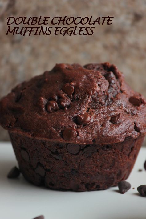 These muffins are tender, moist, delicious and super chocolaty. Eggless Chocolate Muffins Recipe, Eggless Muffins, Double Chocolate Chip Muffins, Egg Free Baking, Chocolate Muffin Recipe, Chocolate Muffin, Double Chocolate Muffins, Orange Muffins, Eggless Desserts