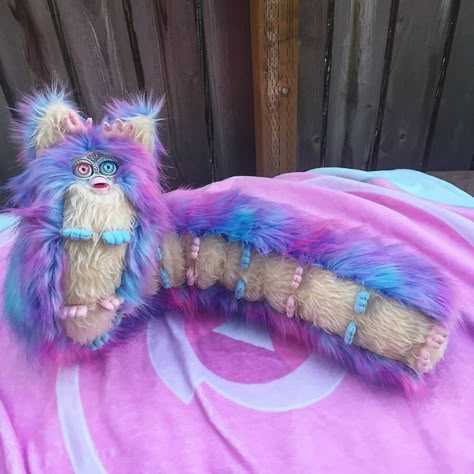 Furby Centipede, Cursed Furby Aesthetic, Cursed Furby, Custom Furby, Furby Boom, Long Furby, Centipedes, Talking Toys, Creatures Of Comfort