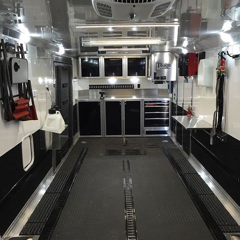 Race Trailer Ideas, Enclosed Trailer Workshop, Race Trailer Interior, Car Trailer Ideas, Enclosed Trailer Ideas, Small Enclosed Trailer, Moto Trailer, Enclosed Motorcycle Trailer, Portable Workshop