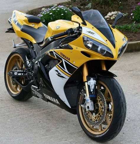 R1 Yamaha R1 2006, 125cc Motorbike, Yellow Motorcycle, Yamaha Motorbikes, Yamaha Sport, Buell Motorcycles, Motorcross Bike, Yamaha Bikes, Free Ride