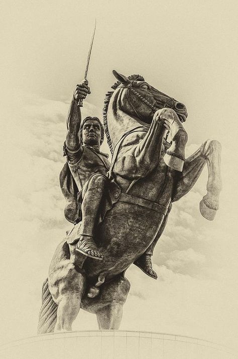 Alexander The Great Tattoos, Alexander The Great Aesthetic, Macedonian Tattoo, Alexander The Great Tattoo, Alexander The Great Statue, Cavalry Charge, Aesthetic Medieval, Medieval Horse, Spartan Tattoo