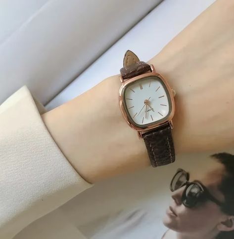 High Quality Ladies Casual Bracelet Watches Women's Simple Vintage Watches for Women Dial Wristwatch Leather Strap Wrist Watch - AliExpress Vintage Watches Women Leather, Watches Women Simple, Wristwatch Vintage, Casual Bracelets, Brown Watches, Watches Women Leather, Bracelet Watches Women, Rosé Brown, Small Lady