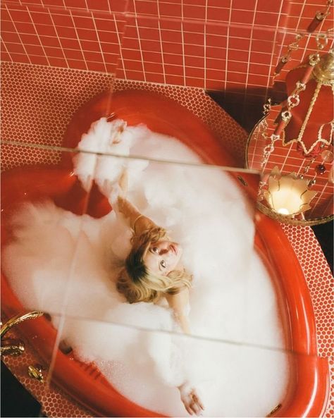 Hiding in the tub (as Euphoria’s Nate-crazed Cassie), dominating the tub (as our Love Issue cover star)—whatever it is, the 24-year-old powerhouse is commanding all the attention. Jamie Nelson, Sydney Sweeney, Roger Vivier, Doja Cat, Red Aesthetic, I Feel Good, The Villain, Cosmopolitan, Taylor Swift