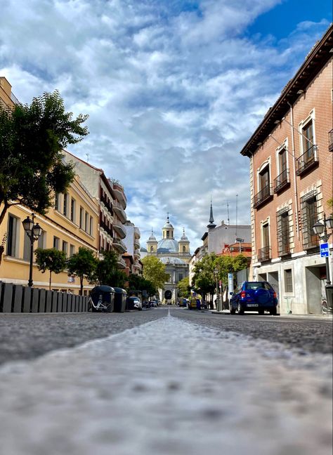 Frog View Perspective, Frog Perspective, Travel City, Inspiration Photos, City Streets, Madrid, Street View, Spain, Photography