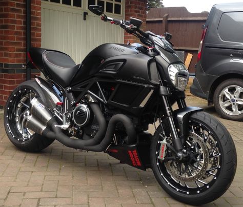 #ducati #diavel Diavel Custom, Ducati Diavel Carbon, Arch Motorcycle, Moto Ducati, Stylish Bike, Ducati Motorcycles, Man Bike, Moto Bike, Cool Motorcycles