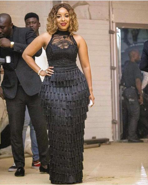 #AsoEbiBella Bae in Black 🖤 #JoselynDumas  in @shebybena  www.asoebibella.com Joselyn Dumas, Dresses African Fashion, Yousef Aljasmi, Aso Ebi Lace Styles, Dresses African, Afrikaanse Mode, African Wear Dresses, Dinner Dress Classy, African Lace Dresses