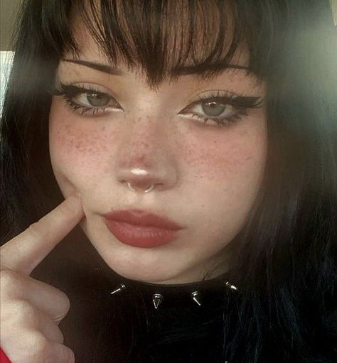 Simple Makeup Ideas, Makeup For School, Grunge Girls, E Girl Makeup, Egirl Makeup, Punk Makeup, Alt Makeup, Swag Makeup, Smink Inspiration