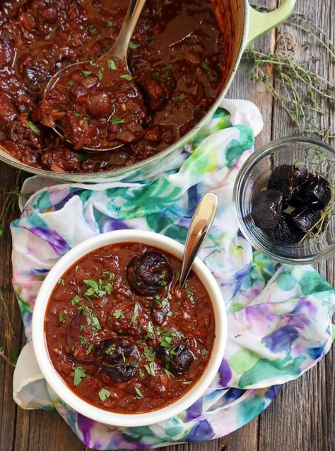 Beef and Prune Stew | My Heart Beets Beets Recipes, Savory Bakes, Prune Recipes, Whole30 Dinner, Winter Foods, Crockpot Recipes Beef Stew, Pho Soup, Jewish Cuisine, Paleo Main Dishes