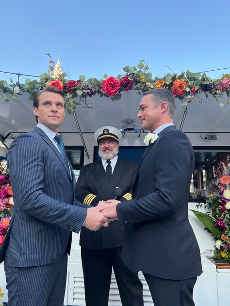 Matt Casey Chicago Fire, Fire Bts, Chicago Crossover, Kelly Severide, Taylor Kinney Chicago Fire, Chicago Fire Department, Jesse Spencer, Chicago Family, Taylor Kinney