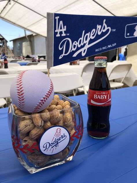 Dodger Theme Birthday Party Centerpiece Ideas, Dodgers Centerpieces Ideas, Dodger Party Decorations, Dodgers 1st Birthday Party, Baseball Theme Birthday Party For Men, Dodger Centerpieces Ideas, Dodger Theme Party, Mets Theme Birthday Party, Dodgers Party Decorations