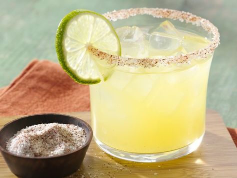 Citrus Margarita with Smoky Chile Salt #CincoDeMayo Chili Salt Recipe, Citrus Margarita, Most Popular Cocktails, Chili Salt, Popular Cocktails, Lime Margarita, Make Simple Syrup, Spicy Margarita, Guy Fieri