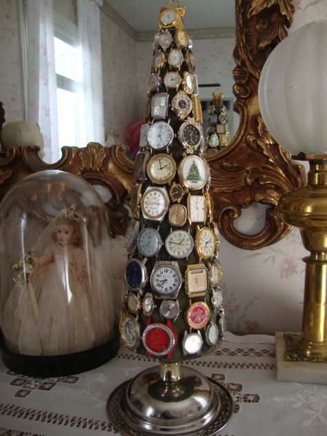 Jewelry Tree with Misc Watches Lots and Lots of Watches!!!!!!!! $350.00 Crafts With Old Watches, Watch Art And Craft, Old Watches Crafts Ideas, Old Jewelry Crafts, Jeweled Christmas Trees, Jewelry Repurposed, Vintage Christmas Crafts, Vintage Jewelry Ideas, Vintage Jewelry Repurposed