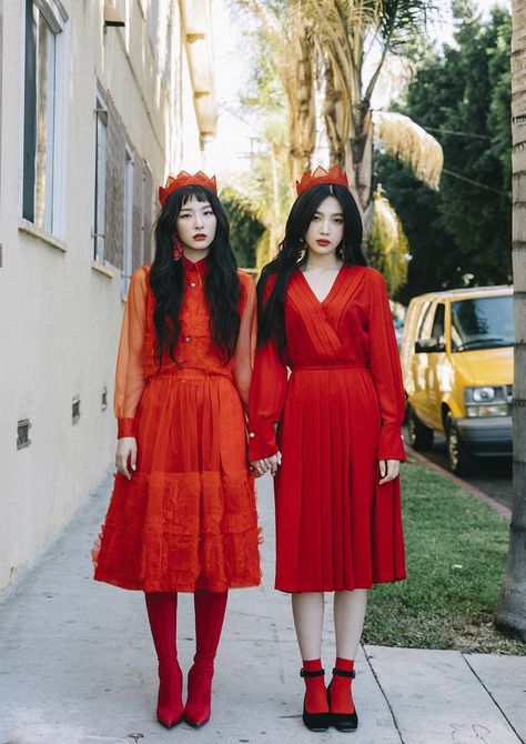 [SCANS] Perfect Velvet - iTunes Digital Booklet (cr. x) #redvelvet #perfectvelvet #peekaboo #seulgi #joy Korea Południowa, Neo Grunge, Red Velvet Photoshoot, Irene Red Velvet, Velvet Clothes, Red Velvet Joy, Red Velvet Seulgi, Red Velvet Irene, Grunge Style