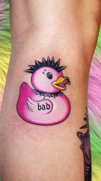 Tattoo Special Ideas, Really Cool Tattoo Ideas, Girly Goth Tattoo Ideas, Easter Tattoo Ideas, Girly Goth Tattoo, Matching Duck Tattoo, Cute Color Tattoos, Chunky Tattoo, Wierd Tattoo