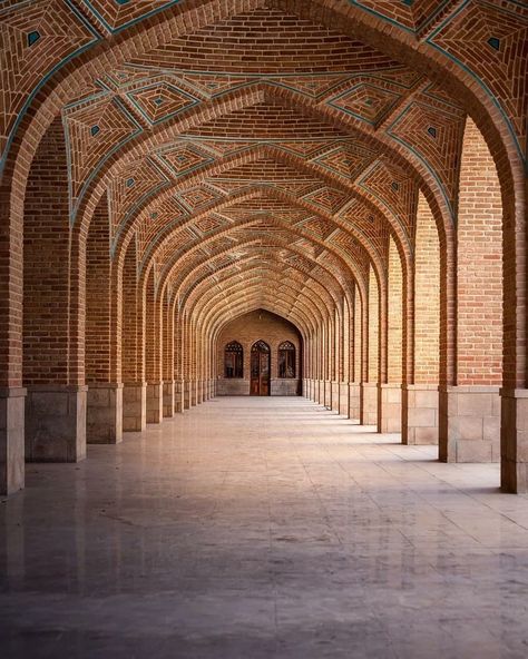 Artitecture Photography, Perspective Architecture, Iranian Architecture, Persian Architecture, Building Aesthetic, Nature Iphone Wallpaper, Architectural Sculpture, Building House Plans Designs, Brick Architecture