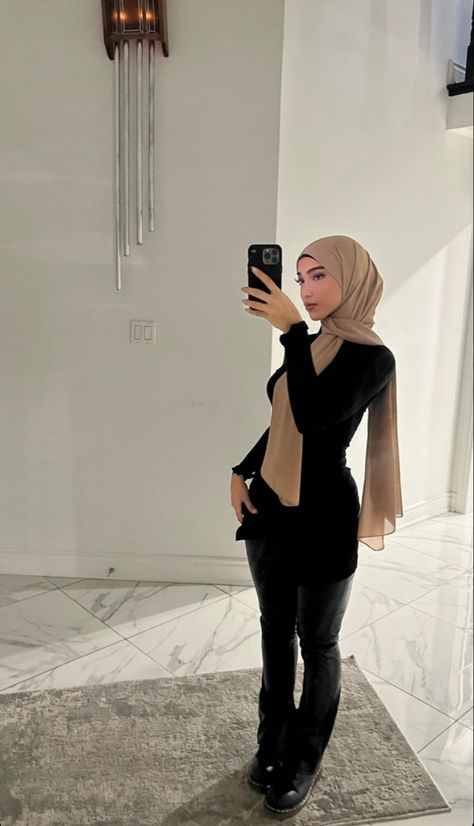 Fall Fashion Outfit Ideas, Street Hijab, Fashion Outfit Ideas, Modern Hijab, Street Hijab Fashion, Modern Hijab Fashion, Hijabi Fashion, Fall Fashion Outfits, Fashion Fashion