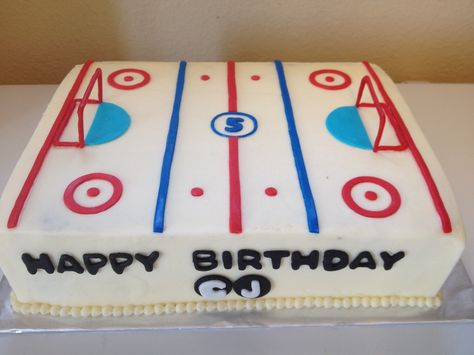 Hockey rink - Marble cake iced in vanilla buttercream. Fondant accents. Hockey Birthday Cake, Hockey Cake, Hockey Cakes, Hockey Birthday Parties, Hockey Party, Hockey Birthday, Buttercream Fondant, Decorative Cakes, Usa Hockey