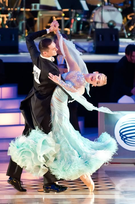 Alexander Voskalchuk and Veronika Egorova Waltz Dress Ballroom, Latin Aesthetic, Ballroom Dance Outfits, Smooth Dance Dresses, Standard Dance Dress, Dancing Poses, Ballroom Fashion, Waltz Dance, Ball Dance