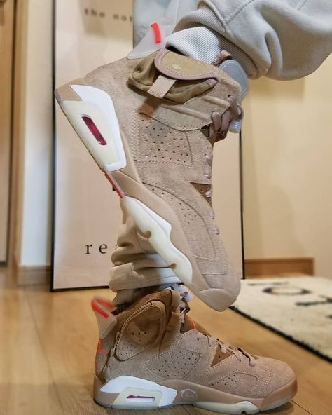 Air Jordan 6 Outfit, Harvey Core, Jordan 6 Outfit, Jordan 6 Travis Scott, Outfit Jordan, Online Sneaker Store, Wallpaper Animals, Bape Shark, Futuristic Shoes