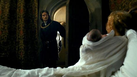 The White Princess Starz King Henry meets his son Prince Arthur just after Elizabeth gave birth to him. The White Princess Starz, Margaret Beaufort, Elizabeth Of York, The White Princess, Royalty Aesthetic, Fairytale Stories, Tudor History, Princess Elizabeth, King Henry