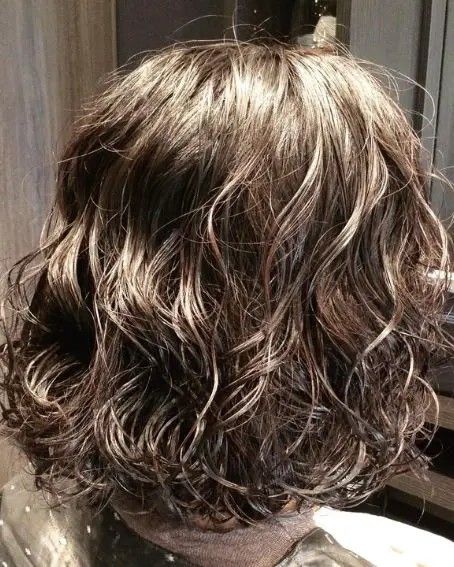 Perms For Short Hair Loose, C Perm, Wavy Perm Short Hair, Permed Bob Hairstyles, Loose Perm Short Hair, Medium Permed Hairstyles, Spiral Perm Short Hair, Should Length Hair Styles, Wave Perm Short Hair