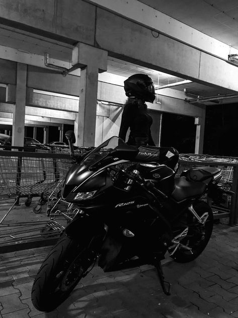 Morana Vitalio, Motorcycle Aesthetic, Biker Aesthetic, The Reaper, Female Biker, The Predator, Pretty Bike, Dark Grunge, Dark Paradise