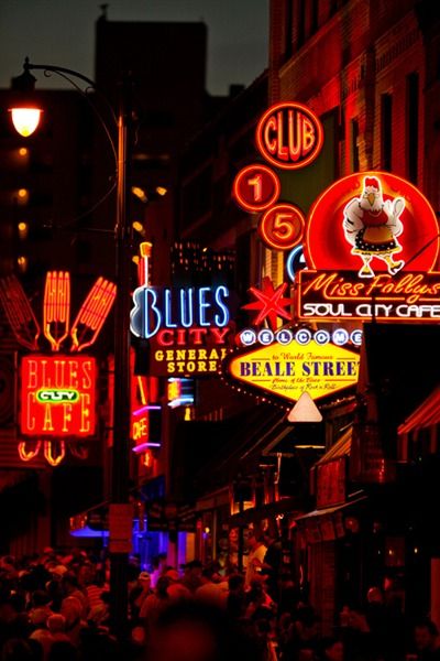 Memphis Tennessee Aesthetic, Memphis Aesthetic, Beale Street Memphis, Miss Tennessee, City Pics, Mood Bored, City Scapes, Beale Street, Travel Vibes