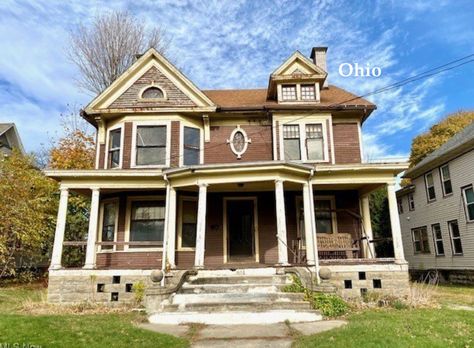 Cheapish c.1905 Ohio Handyman Special Victorian Under $80K - Beautiful Natural Woodwork - Old Houses Under $50K Doors And Trim, Tiled Fireplace, Ohio House, Old Beauty, Fireplace Tile, Kitchen Area, Large Bedroom, Kitchen Cupboards, Porch Swing